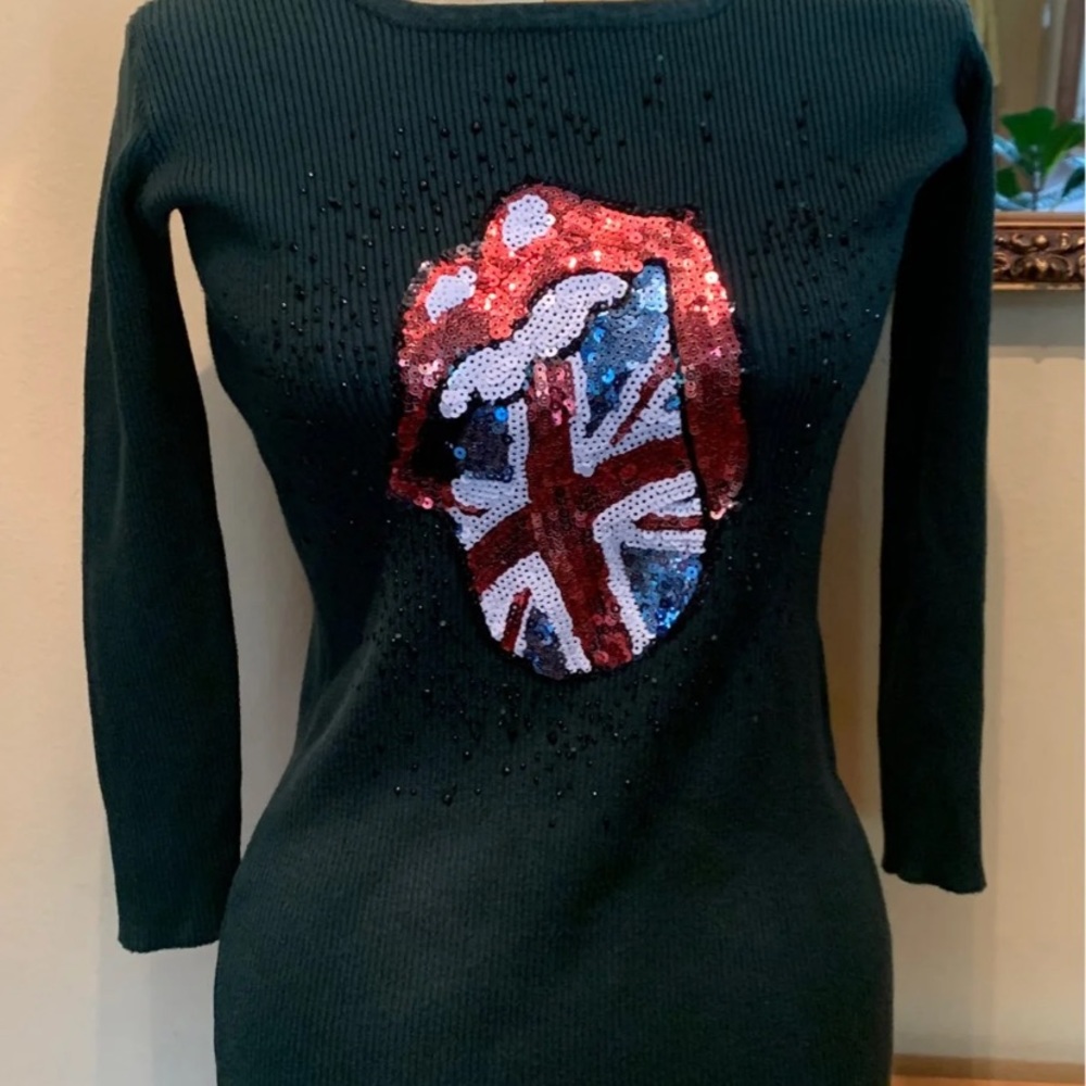 Sweater w/Rolling Stones Sequin Design